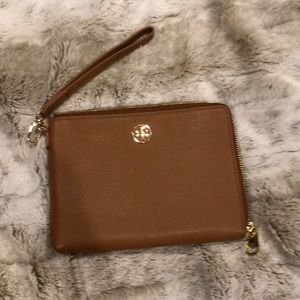 Tory Burch Landon large wristlet